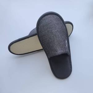 Pantoufles grises pour hommes, écologiques, en lin, pour cliniques médicales, spas et hôtels, avec logo imprimé, vente en gros - Product Image 5
