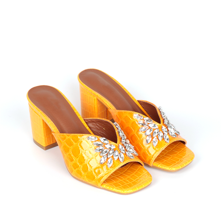 Amazon.com: Sandalias planas para mujer con diamantes de imitación – Sandalias  negras cómodas y brillantes de cristal – Sandalias casuales para mujer con  correa elástica al tobillo para verano al aire libre