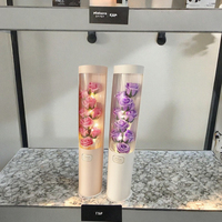 Boîte de présentation ronde rigide recyclable pour fleurs avec lamination mate, doublure en éponge, carton personnalisé, logo, fermeture magnétique et fenêtre