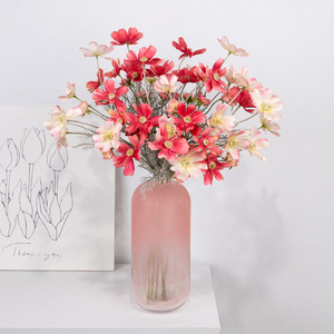 Fleurs artificielles de gardénia, cosmos et chrysanthèmes en soie pour la décoration de la maison et des mariages, branche unique, arrangement en vase rose - Product Image 1