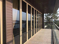 Porte patio pliante moderne en alliage d'aluminium à rupture de pont thermique, double vitrage en verre trempé, étanche et insonorisée pour extérieur