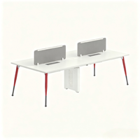 Poste de travail modulaire pour 4 personnes, mobilier de bureau en open space avec cloison de séparation pour l'espace de travail