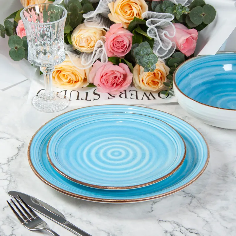 Handgefertigtes Porzellanteller- und Schüsselset Großhandel nordisch blau Küchenutensilien-Set Keramik-Geschirrset für Restaurant Heim