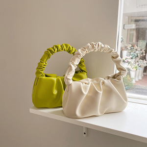 Bolso de Hombro para Mujer Cloud Bag, Color Blanco Milkshake y Amarillo Mostaza, Cierre Magnético, para Uso Diario - Product Image 1