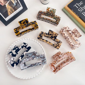 Pinzas <span class=keywords><strong>de</strong></span> Pelo <span class=keywords><strong>de</strong></span> Acetato <span class=keywords><strong>de</strong></span> 13 cm, Estilo Geométrico Europeo <span class=keywords><strong>y</strong></span> Americano, Color Carey, Pinzas <span class=keywords><strong>de</strong></span> Pelo <span class=keywords><strong>de</strong></span> Tiburón Coloridas, Accesorios para el Cabello - Product Image 1