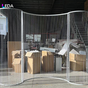 Arco de Boda LEDA con Cortina de Cuentas Colgantes, Gran Arco en Forma de S para Propuesta de Matrimonio - Product Image 5