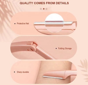 Rasoir Dermaplaning Pliant en Acier Inoxydable pour Sourcils avec Lame Micro-Guard - Product Image 4