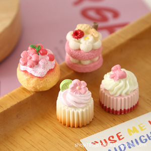 Graziosi Ciondoli Rosa Fai-da-te a Forma <span class=keywords><strong>di</strong></span> Cibo in Miniatura, Piccoli Ornamenti, Accessori per Scenari <span class=keywords><strong>di</strong></span> Dessert, Torte, Budini, Sandwich e Fragole - Product Image 1