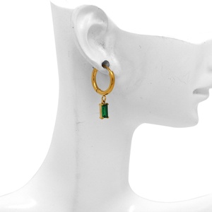 ต่างหูห่วงแบบมินิมอลรูปหัวใจน่ารักประดับ<span class=keywords><strong>ม</strong></span>รกต CZ ชุบทอง 18K <span class=keywords><strong>ส</strong></span>แตนเลส<span class=keywords><strong>ส</strong></span>ตีล คริสตัลสีเขียว เห<span class=keywords><strong>ม</strong></span>าะ<span class=keywords><strong>ส</strong></span>ำหรับผู้<span class=keywords><strong>แพ</strong></span>้ง่าย เป็นของขวัญ - Product Image 4