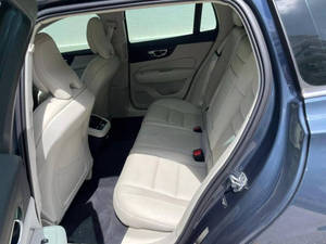 รถมือสองราคาถูก ขายส่ง ปี 2020 วอลโว่ V60 T5 Inscription 4 ประตู แบบ Wagon พวงมาลัยซ้าย เบาะหนัง กล้องมองหลัง ไฟหน้า LED หลังคาซันรูฟ - Product Image 6