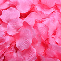 Vente en gros de pétales de fleurs de roses en satin rouge pour mariage
