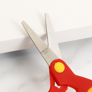 Nhà Máy Bán buôn OEM trẻ em sinh viên văn phòng phẩm DIY rộng rãi thép không gỉ cắt giấy ngu si đần độn an toàn kéo nhỏ cho các trường học - Product Image 5