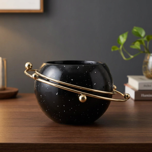 Jardinière design Jupiter en laiton AK pour centre de table en métal noir doré - Product Image 3