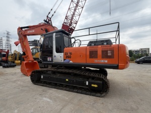 รถขุดตีนตะขาบฮิตาชิ ZX350 มือสอง ชั่วโมงการทำงานต่ำ เครื่องยนต์และเกียร์นำเข้าจากญี่ปุ่นแท้ กำลัง 202 กิโลวัตต์ - Product Image 4