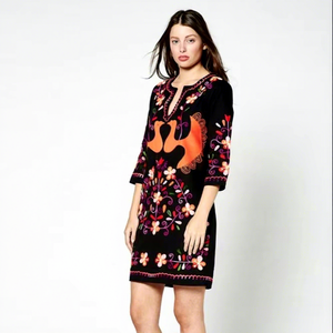 Blusa Mexicana de Mujer con Cuello Redondo y Manga 3/4, Estilo Antiguo Banjara, con Bordado Floral y Encaje, Personalizada, Holgada y Recta - Product Image 1