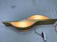 Applique murale LED minimaliste YH, applique murale LED linéaire ondulée, applique murale abstraite en laiton brossé, lumière d'ambiance pour salon et chambre à coucher