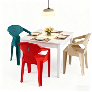 Sedia da pranzo portatile in plastica con schienale e seduta spessa, ideale per mercati notturni, stand gastronomici all'aperto e snack notturni - Product Image 1