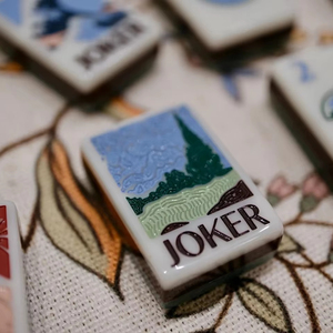 Juego de Mahjong Americano de Lujo Jardin Green, Diseño Artístico de Lirios de Agua, Fichas Acrílicas de 3 Capas para Juego Familiar, Regalos y Venta al por Menor - Product Image 1