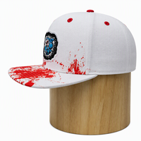 Casquette de baseball sportive en sergé avec motif graphique, patch requin de dessin animé, design éclaboussures de sang rouge, visière plate, style streetwear hip-hop, vente en gros