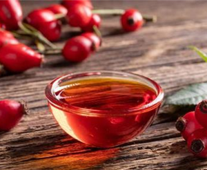 น้ำมันโรสฮิปบริสุทธิ์ 99% เกรดเครื่องสำอาง ยี่ห้อ HD สำหรับบำรุงผิวหน้า ลดรอยแผลเป็นจากสิว และบำรุงเส้นผม - Product Image 3