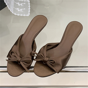 Sandalias de tacón de aguja de verano 2025 de alta calidad, estilo europeo y americano, con punta abierta, elegantes y sexys para uso exterior. - Product Image 1
