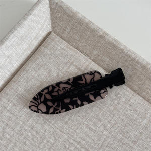 QianJin özel Logo toptan akrilik saç klipler kadınlar için moda leopar çiçek tokalarım saç aksesuarları - Product Image 6