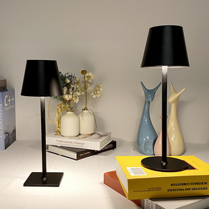 Lámpara de mesa minimalista E27 LED con control táctil y pantalla amarilla para dormitorio y sala de estar - Product Image 4