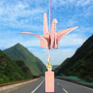 Pendentif de voiture populaire en cuir PU, ornement de voiture créatif en forme de grue origami, kit de bricolage. - Product Image 4