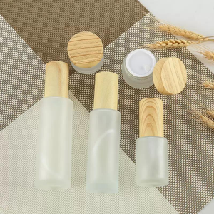 Flacon pulvérisateur en verre givré avec bouchon en bois pour parfum, cosmétique, lotion, personnalisable, 20 ml, 30 ml, 50 ml, 60 ml, 80 ml, 100 ml, 120 ml - Product Image 5