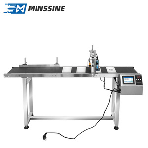 Impresora de inyección de tinta industrial térmica TIJ, utilizada para la impresión por lotes de códigos QR Fechas Máquina de codificación de código de barras con transportador - Product Image 1