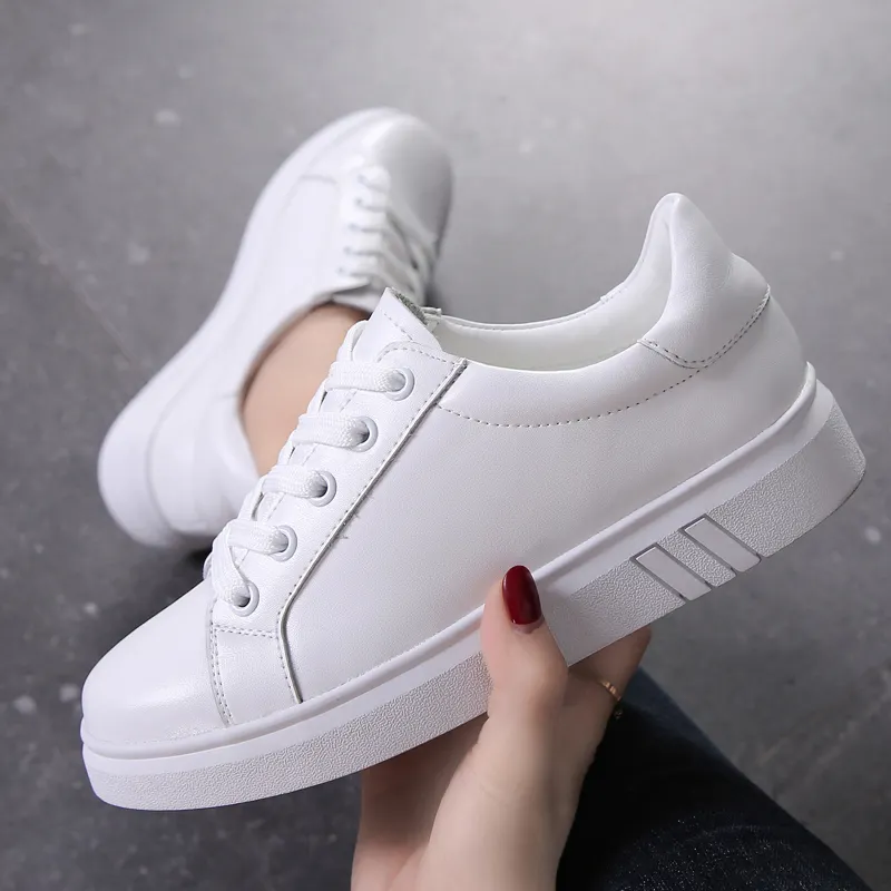 Grande Formato 35-40 di Nuovo Modo Bianco Studenti Da Skate Scarpe Casual Donne Scarpe Da Tennis Scarpe