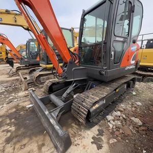 Mini-excavatrice sur chenilles hydraulique Doosan DX60LC avec moteur Yanmar, haute maniabilité, idéale pour les travaux de terrassement et d'entretien agricole - Product Image 3