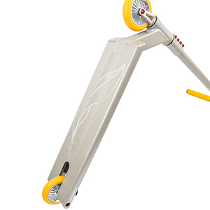 Trottinette en aluminium pour femmes City Cruiser avec pont stable de 14cm de large pour l'équitation quotidienne - Product Image 6