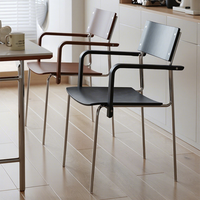 Chaise de salle à manger moderne et simple, accoudoirs, sac souple, meubles de maison décontractés, revêtement en soie, cadre en bois, pieds en métal, salon