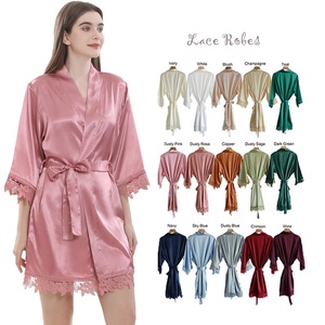 Vestaglia da Sposa e Damigella in Raso di Seta Liscio e Morbido, Tinta Unita, con Bordo in Pizzo e Scollo a V, Lunghezza al Ginocchio - Product Image 1