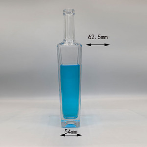 Venta directa de <span class=keywords><strong>f</strong></span>ábrica 750ml/700ml Botellas de vidrio cuadradas transparentes Vacías para Vodka Gin <span class=keywords><strong>Rum</strong></span> con corcho - Product Image 3