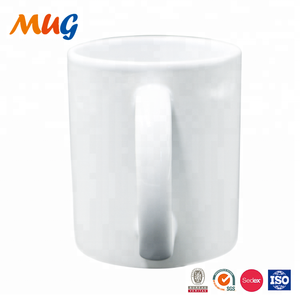 Vente en gros de tasses à café en céramique blanches personnalisées de 11 oz avec logo imprimé par sublimation <span class=keywords><strong>pour</strong></span> Noël - Product Image 3