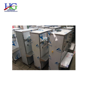 Macchina di riempimento semiautomatica di tecnologia avanzata per il riempimento quantitativo di <span class=keywords><strong>auto</strong></span>-<span class=keywords><strong>fluido</strong></span> - Product Image 2