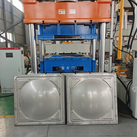 Presse hydraulique KEWOSEN 315T à trois poutres et quatre colonnes pour le gaufrage de plaques de réservoirs d'eau, applications d'étirage/formage de métaux OEM/CE