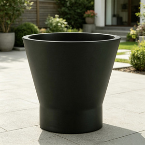 Maceta de Fibra de Vidrio Negra Mate, Moderna y Minimalista, Diseño Cónico Alto para Decoración de Jardín y Hogar Contemporáneo - Product Image 6