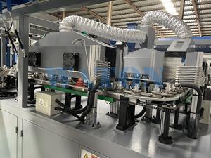 เครื่องจักรผลิตขวดพลาสติก PET สำหรับบรรจุภัณฑ์เครื่องสำอางแบบสเปรย์อัตโนมัติ ขนาด 1000 มล. และ 2 ลิตร ราคาถูกจากผู้ผลิต - Product Image 2