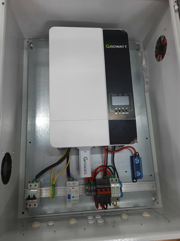 5000ES SPF 5000 ES PV Solar Hybrid Inverter Off Grid Monocrystalline Silicon 3500w 5000w