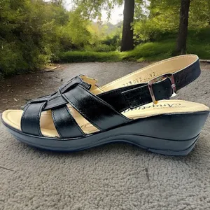 Sandales compensées en cuir pour femme Angelina, talon moyen, bout ouvert, bride cheville, confortables et tendance, taille 6.5 - Product Image 4