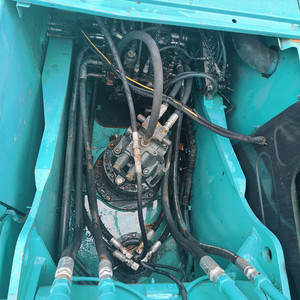 Excavadora Kobelco SK210 de 21 toneladas con cazo de excavación de 1.05m³ de capacidad, excavadora de cadenas Kobelco SK200 usada - Product Image 6