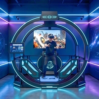 Station de combat VR interactive commerciale avec éclairage bleu, parcours d'obstacles immersif, machine d'arcade VR, expérience VR
