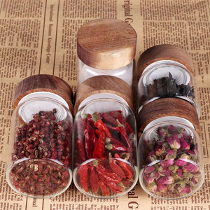 Çevre dostu 100ml/200ml mutfak cam baharat kavanozları <span class=keywords><strong>Set</strong></span> ahşap akasya vidalı kapak el yapımı 4oz/6oz özel Logo gravür seyahat için - Product Image 3
