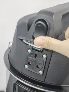 <span class=keywords><strong>Aspirapolvere</strong></span> a Bidone per Solidi e Liquidi ad Alta Potenza di Aspirazione con Presa di Corrente per Utensili Aggiuntivi - Product Image 5