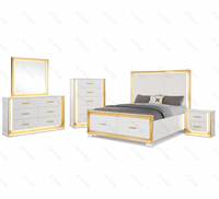OEHOME Ensemble de chambre de luxe moderne en MDF rembourré pour villa et hôtel, comprenant lit king-size, commode, miroir, table de chevet et armoire haute de rangement