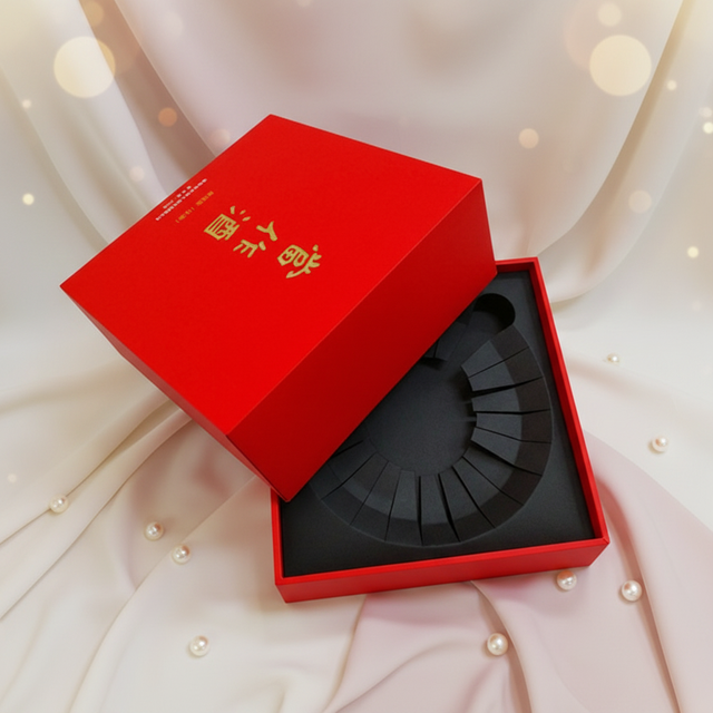 Red Luxury Gift Box  Packaging Case for Festive Present Elegant Customizable Lightweight Portable Premium Storage