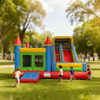 Structure gonflable pour enfants de taille commerciale, combinant aire de saut intérieure et extérieure, avec toboggan aquatique et sec en PVC